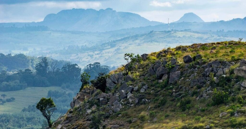 Eastern Highlands Zimbabwe: The Complete Travel Guide 2026 1 The Eastern Highlands are the part of Zimbabwe that nobody warned you about. They run for about 300 km along the border with Mozambique.