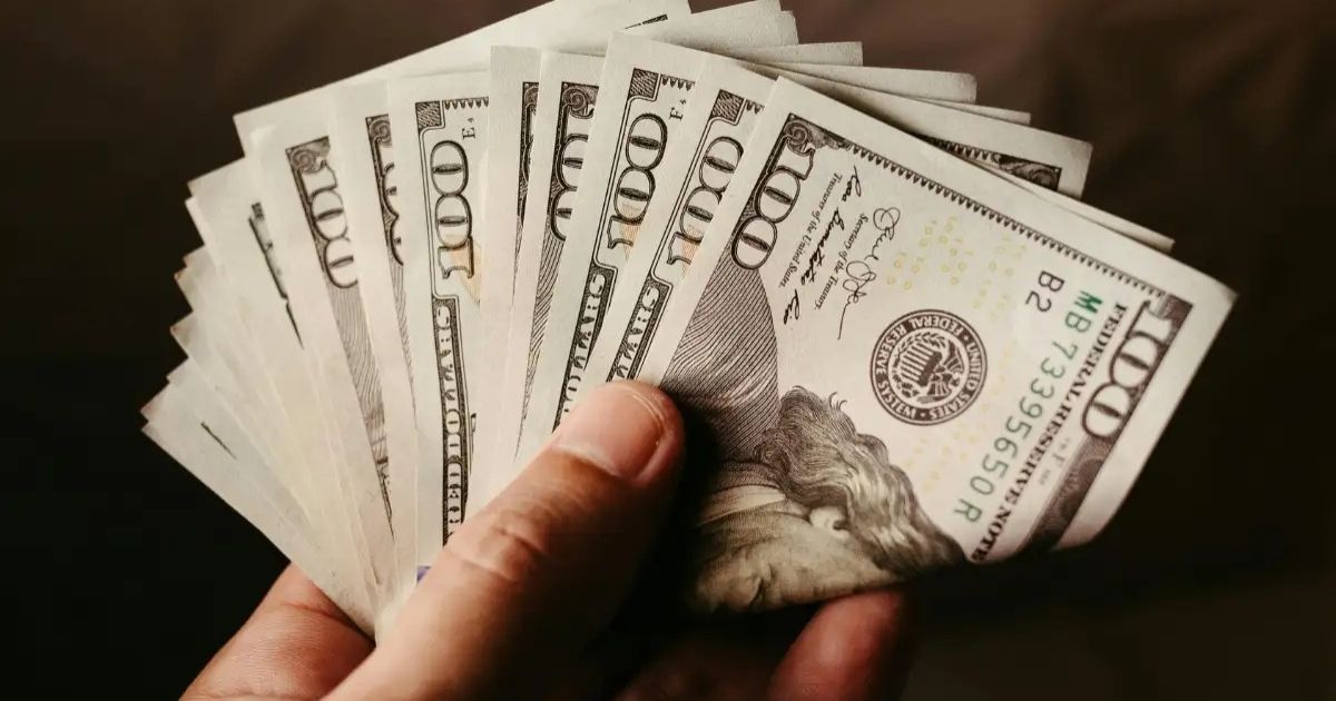 Currency in Zimbabwe 2026: ZiG, USD and Everything You Need to Know 4 Whatever the long-term trajectory of the ZiG, the immediate reality for visitors is that US dollars remain the dominant currency in Zimbabwe's tourist economy.