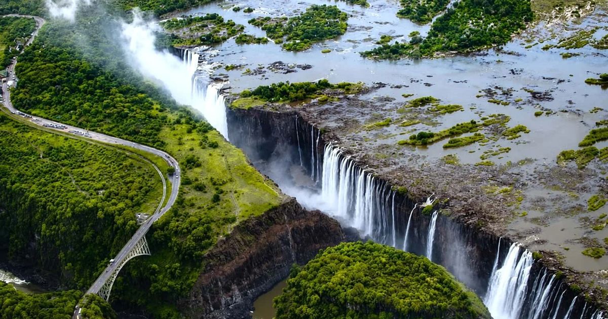 Zimbabwe Travel Hub | Travel Guide, Accommodation, Destinations & Tourism News 2 Best Time to Visit Victoria Falls: Month-by-Month Guide